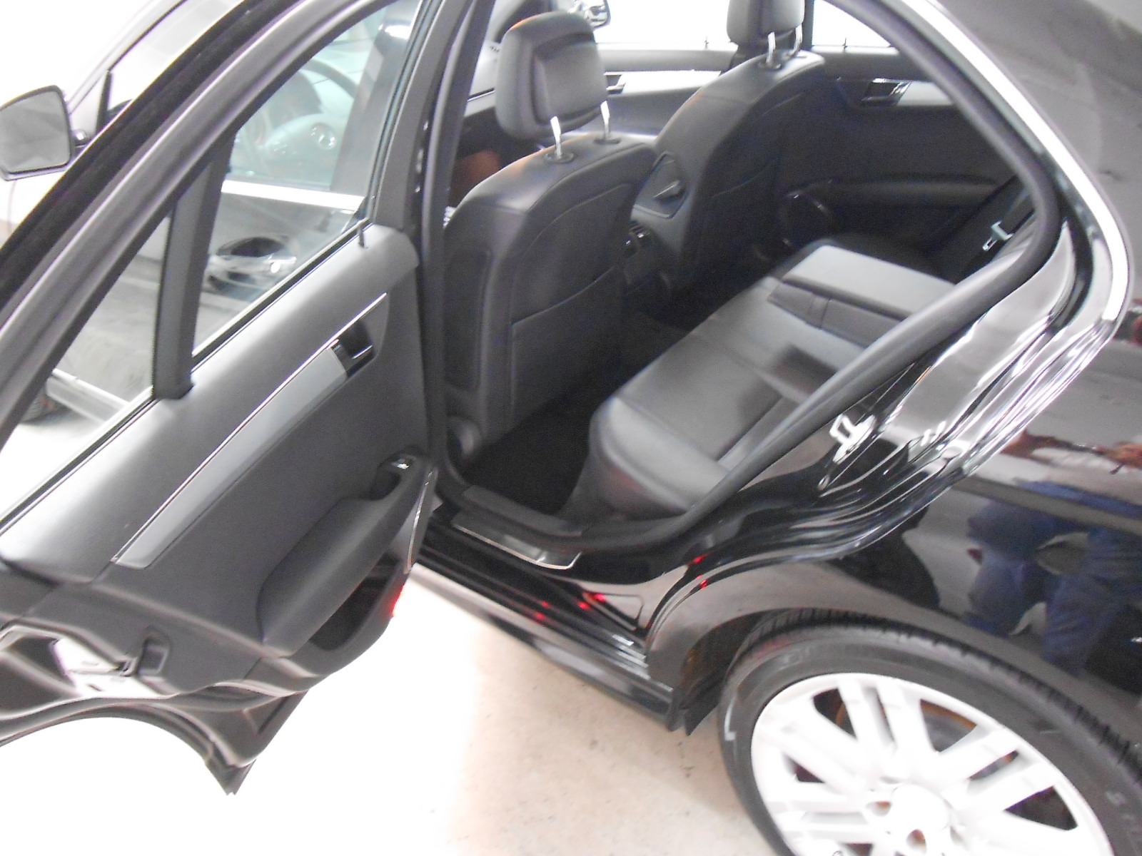 Used 2008 Mercedes-Benz C 300 Sport image 12