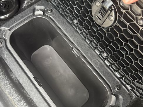 Used 2018 RAM 1500 2WD Crew Cab ST image 18