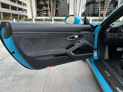 Used 2018 Porsche 911 GT3 image 32