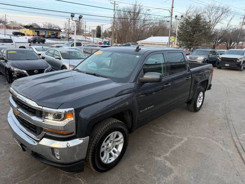 Used 2018 Chevrolet Silverado 1500 LT image 2