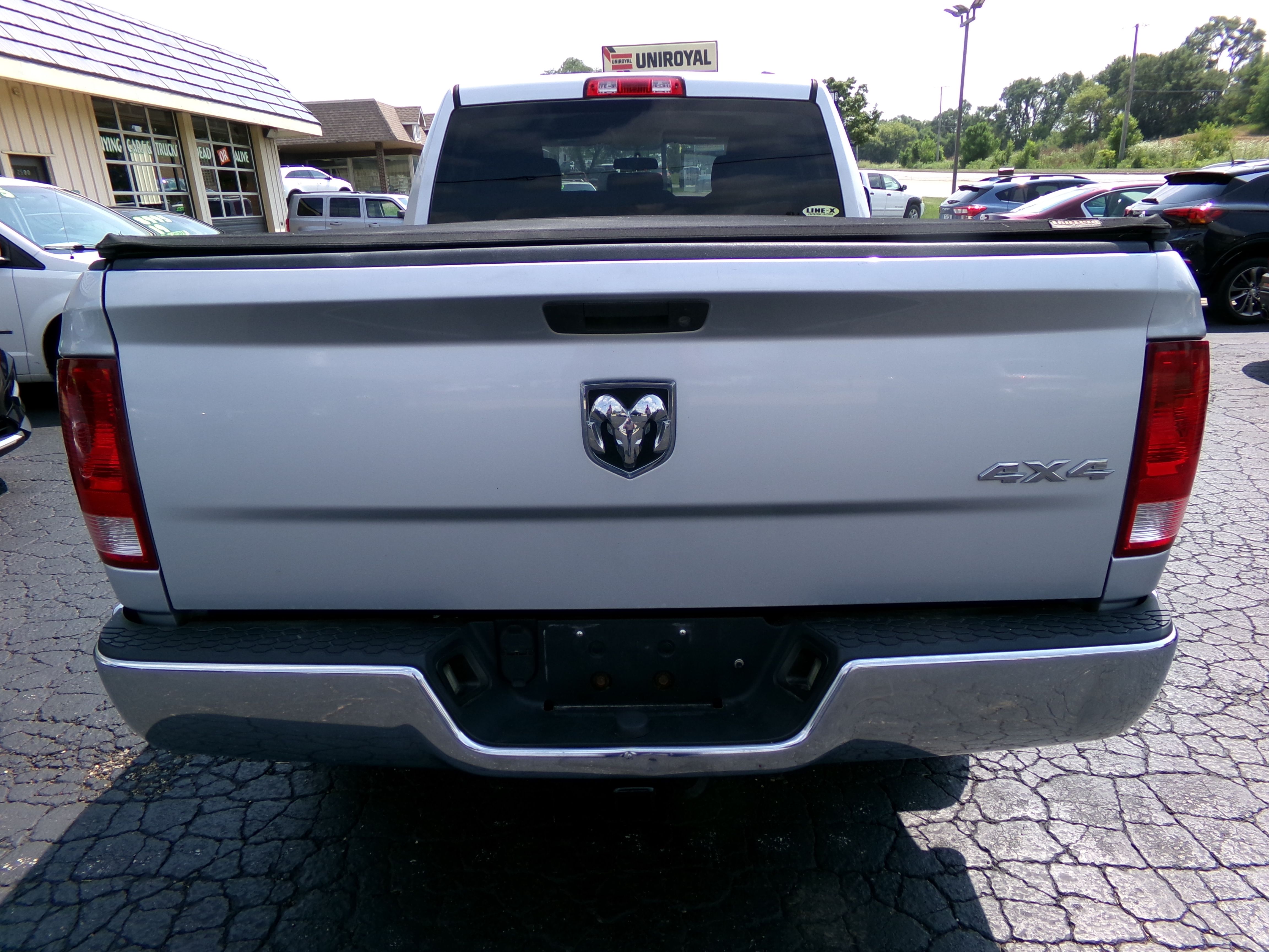 Used 2011 RAM 1500 4x4 Quad Cab image 4