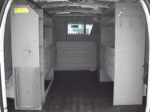 Used 2021 Chevrolet Express 3500 image 19