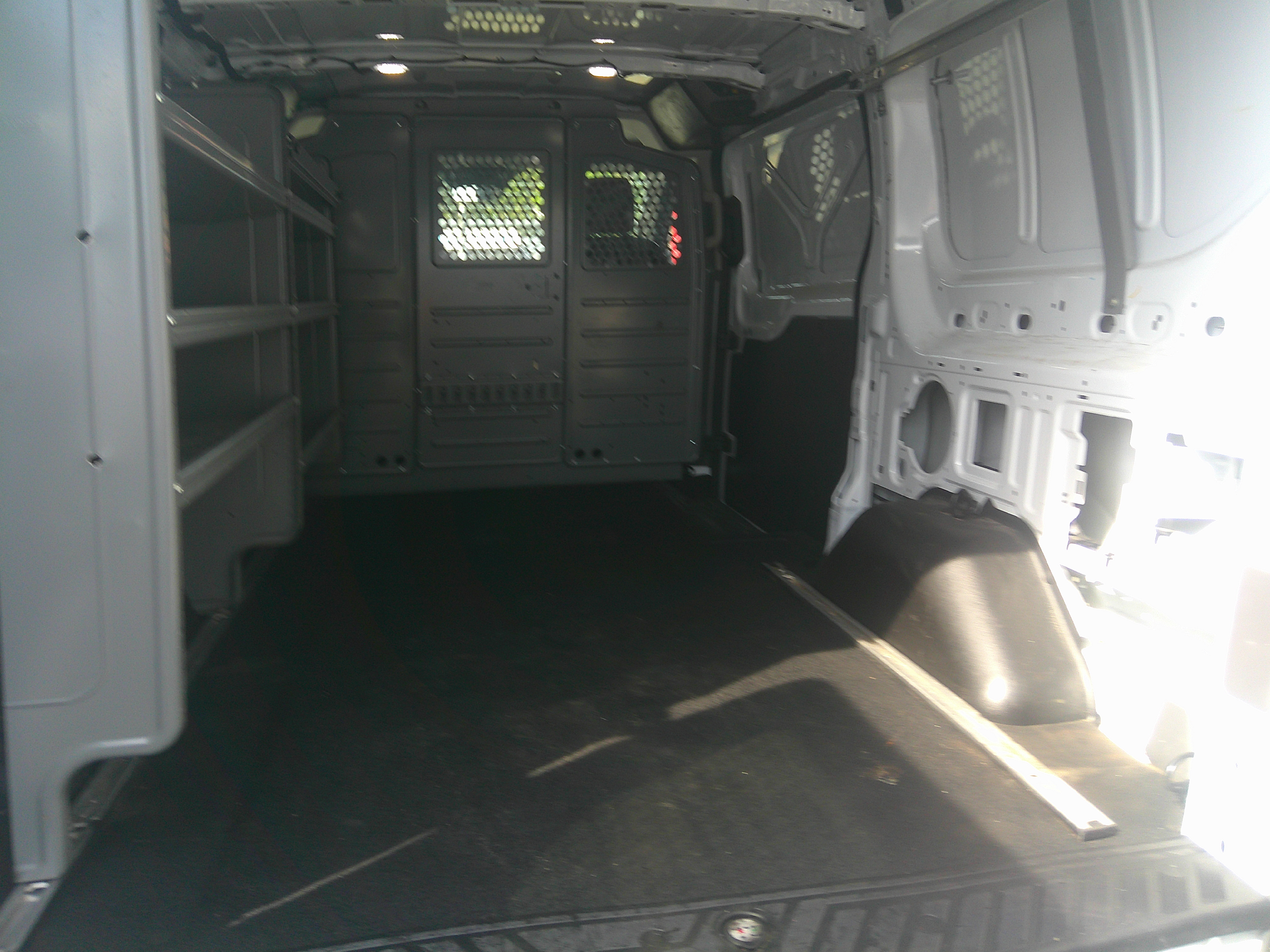 Used 2020 Ford Transit 150 Low Roof RWD image 12