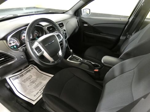 Used 2014 Chrysler 200 Touring image 7