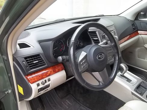 Used 2011 Subaru Outback 3.6R Limited AWD/4WD image 21