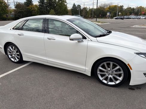 Used 2015 Lincoln MKZ Reserve image 5