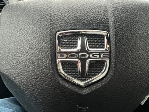 Used 2015 Dodge Grand Caravan SE image 5