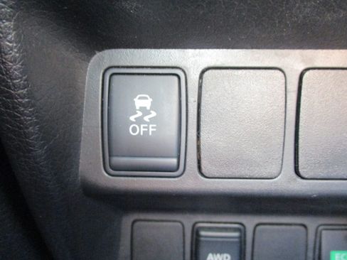 Used 2017 Nissan Rogue Sport S image 44