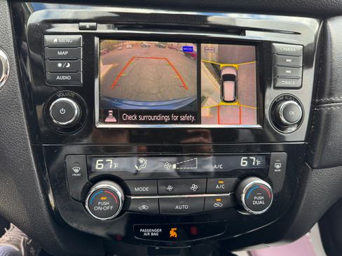 Used 2018 Nissan Rogue SL image 18