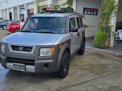 Used 2004 Honda Element EX image 14