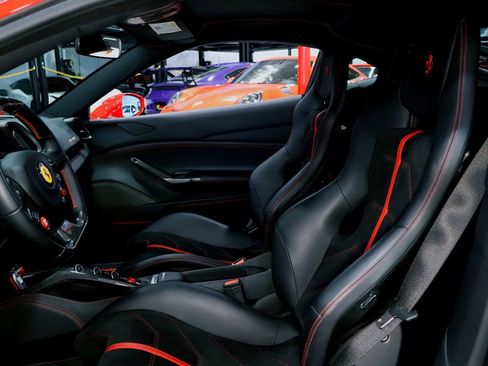 Used 2018 Ferrari 488 GTB image 24