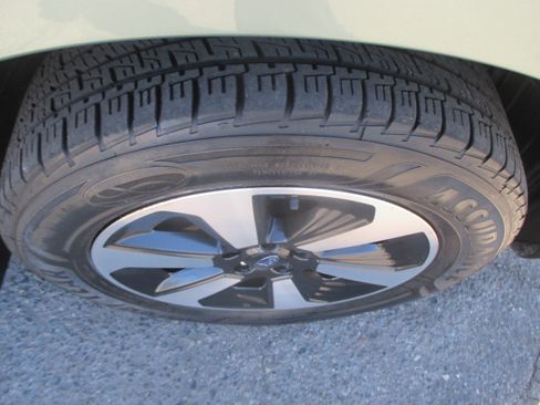 Used 2017 Subaru Forester 2.5i Limited image 21