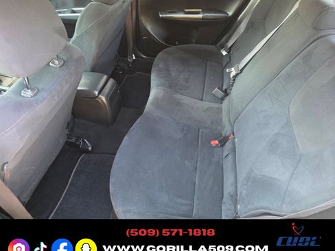 Used 2011 Subaru Impreza 2.5i Premium Hatchback AWD/4WD image 15