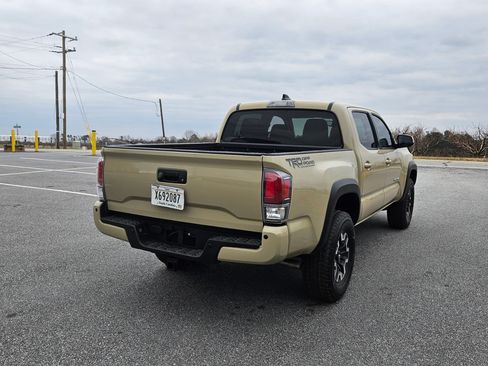 Used 2020 Toyota Tacoma image 4