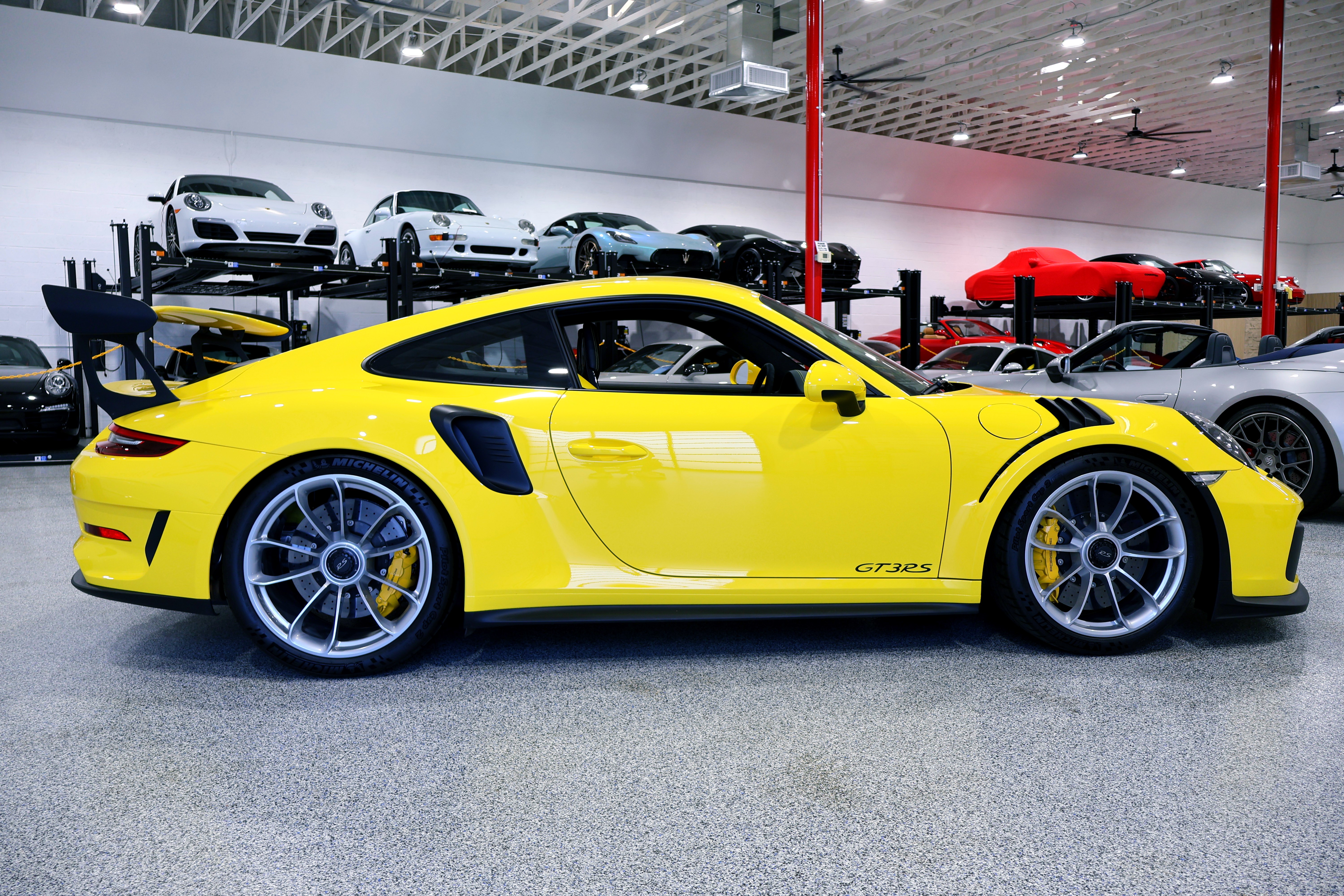 Used 2019 Porsche 911 GT3 RS RWD image 12