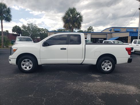 Used 2022 Nissan Titan 2WD King Cab image 2