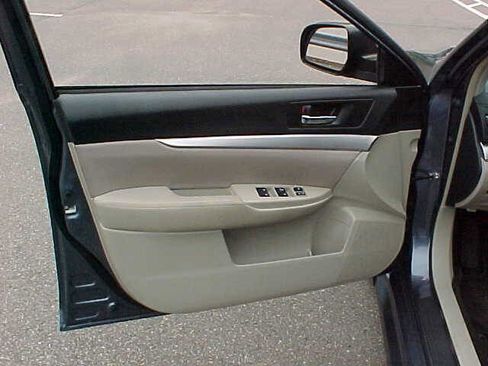 Used 2014 Subaru Legacy 2.5i image 17