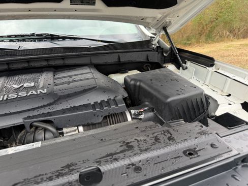 Used 2018 Nissan Titan SV image 78