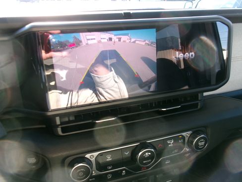 Used 2024 Jeep Wrangler Sport S image 21