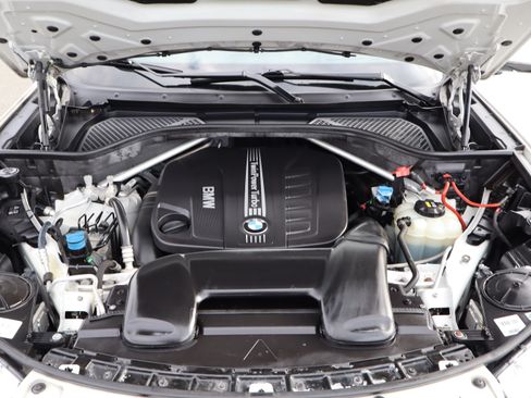 Used 2017 BMW X5 xDrive35d image 42