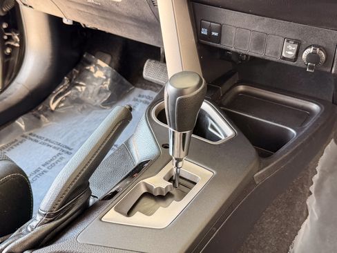 Used 2018 Toyota RAV4 XLE image 12