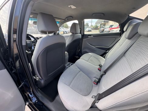 Used 2016 Hyundai Accent SE Sedan FWD image 19