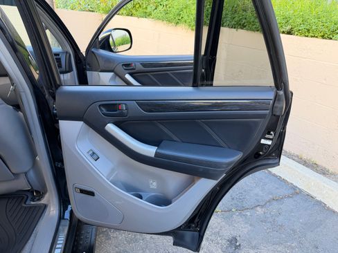 Used 2007 Toyota 4Runner Limited image 29