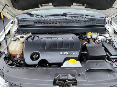 Used 2015 Dodge Journey SXT image 27