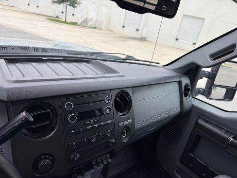Used 2012 Ford F550 image 61