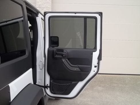 Used 2017 Jeep Wrangler 4WD Unlimited Sport image 21
