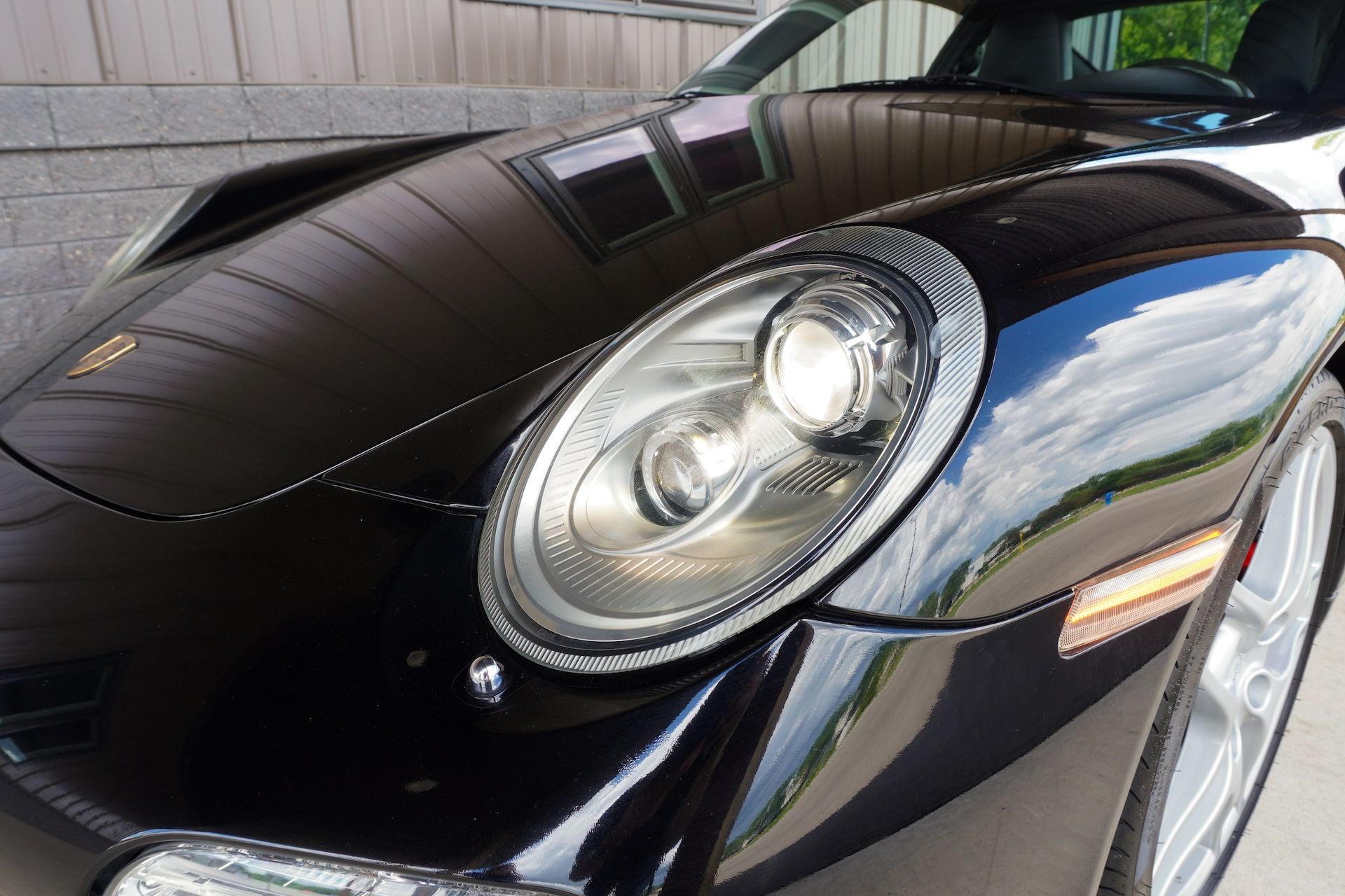 Used 2010 Porsche 911 Coupe AWD/4WD image 14