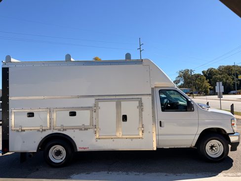 Used 2022 Ford E-350 and Econoline 350 image 7