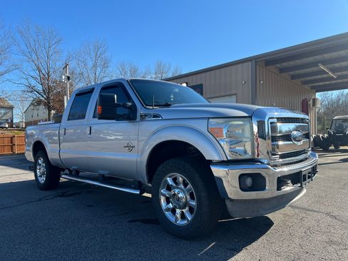 Used 2012 Ford F250 Lariat image 1