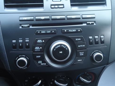 Used 2013 MAZDA MAZDA3 i SV image 12