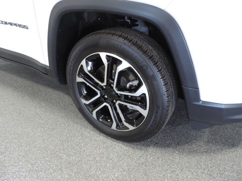 Used 2023 Jeep Compass 4WD Limited image 14