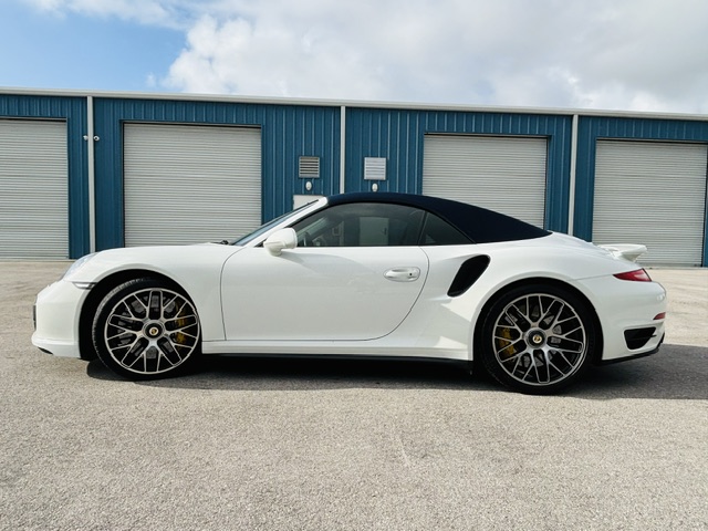Used 2014 Porsche 911 Turbo S Cabriolet AWD/4WD image 4