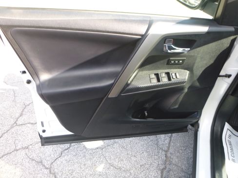 Used 2013 Toyota RAV4 AWD Limited image 15