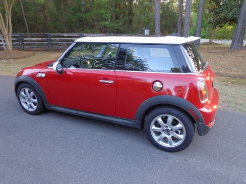 Used 2010 MINI Cooper S Hardtop FWD image 2