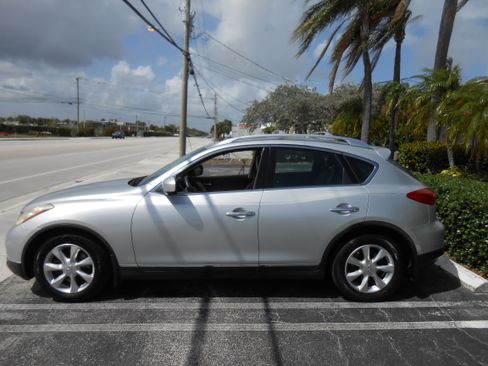 Used 2010 INFINITI EX35 Journey image 2