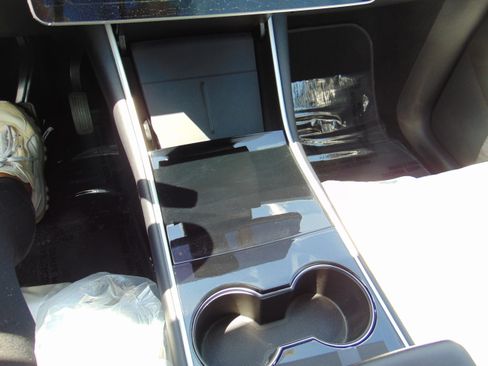 Used 2020 Tesla Model Y Long Range image 17