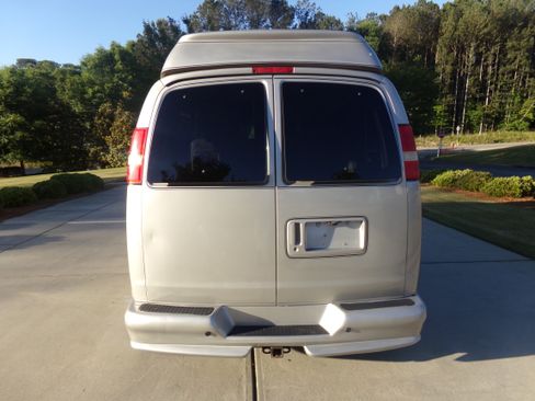 Used 2005 Chevrolet Express 1500 AWD Passenger image 4