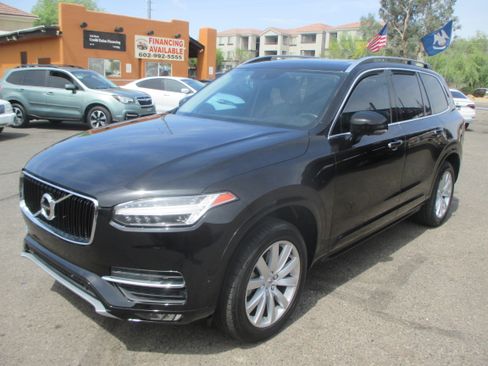Used 2018 Volvo XC90 T5 Momentum image 4