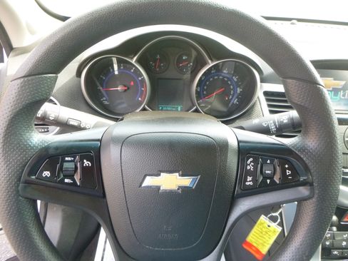 Used 2016 Chevrolet Cruze Limited LT Sedan FWD image 20