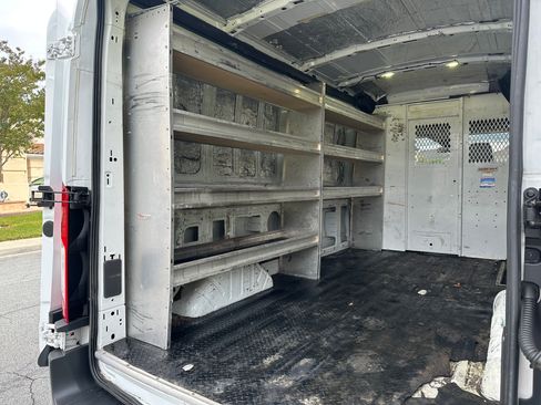 Used 2017 Ford Transit 250 image 18