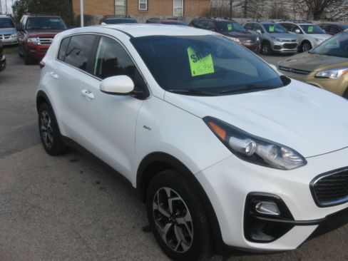 Used 2021 Kia Sportage LX image 3