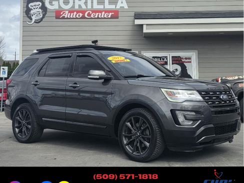 Used 2017 Ford Explorer XLT image 1