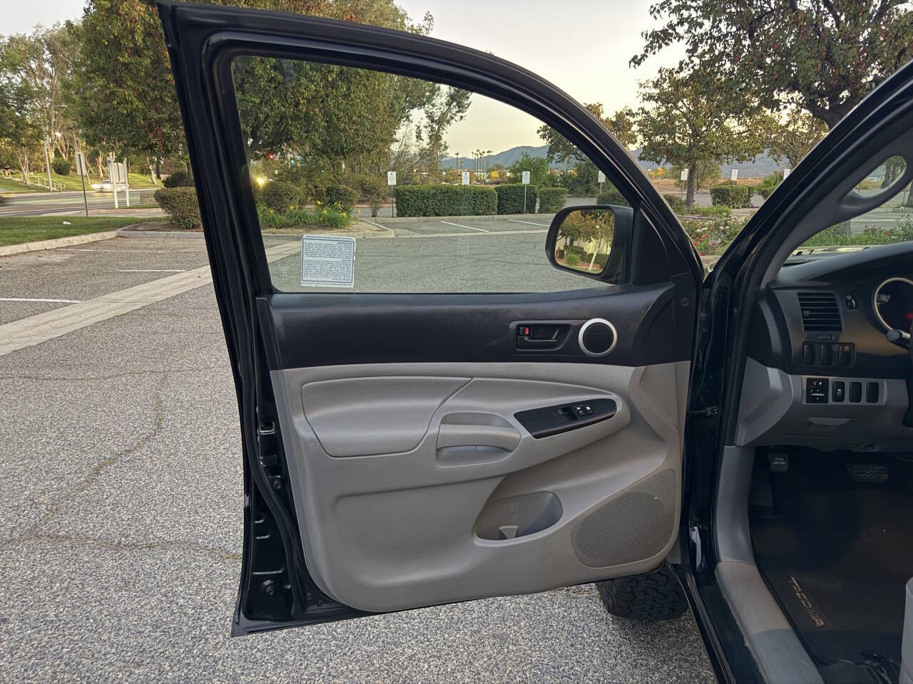 Used 2012 Toyota Tacoma 2WD Access Cab w/ TRD Package image 18