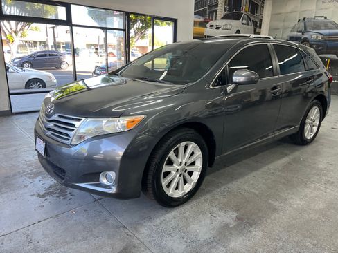 Used 2011 Toyota Venza image 2