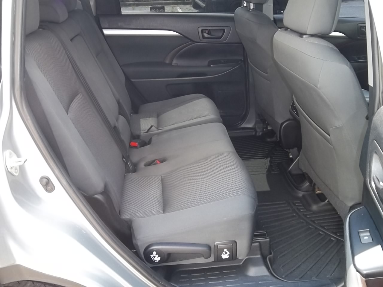 Used 2019 Toyota Highlander AWD V6 image 27