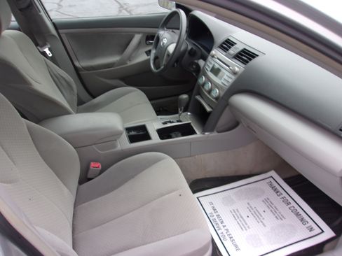 Used 2009 Toyota Camry image 4